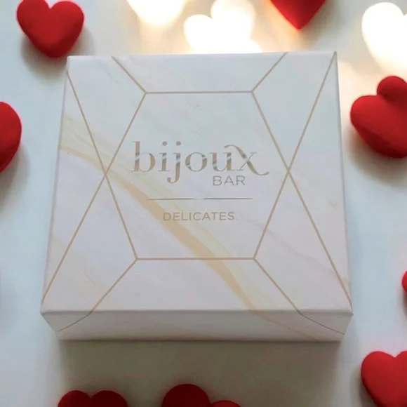 Bijoux Bar Delicates Clear Crystal Rectangle Drop Pendant & Earring Necklace Set - Picture 3 of 6